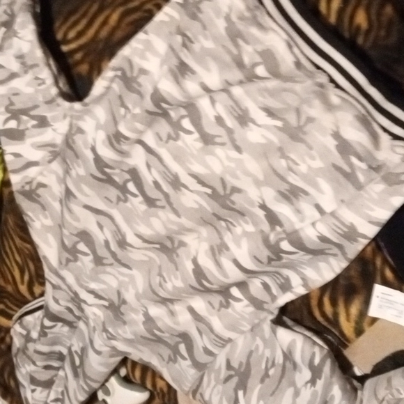 Encrypted Whiteout Camo "Streetwear" Hoodie - Picture 6 of 6